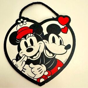 NWT. Disney Mickey Mouse & Minnie Mouse Heart Hanging wood Wall Art.
